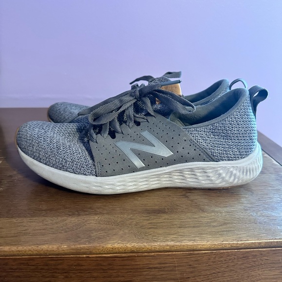 Women’s New Balance Fresh Foam shoes - Picture 3 of 6